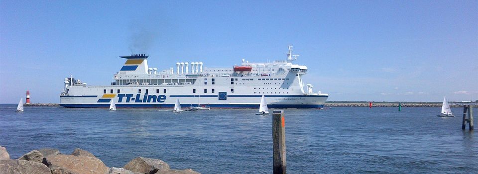 Die Fähre Huckleberry Finn von TT-Line, die auf der Fährverbindung Rostock-Trelleborg verkehrt.