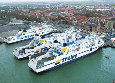 Blick auf drei TT-Line-Fähren im Hafen von Trelleborg