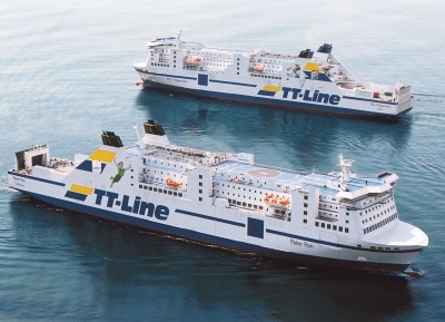 Die Fähren Nils Holgersson und Peter Pan begegnen sich auf der Ostsee.